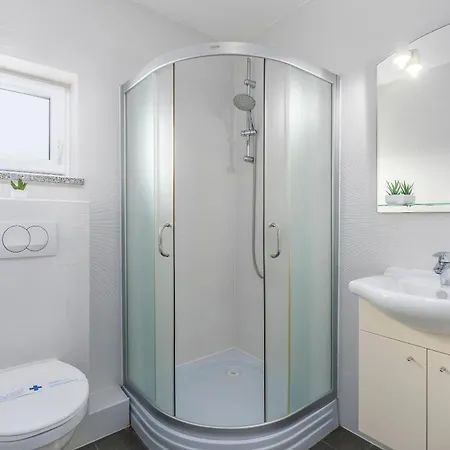 Apartman In Mit Grill Funtana